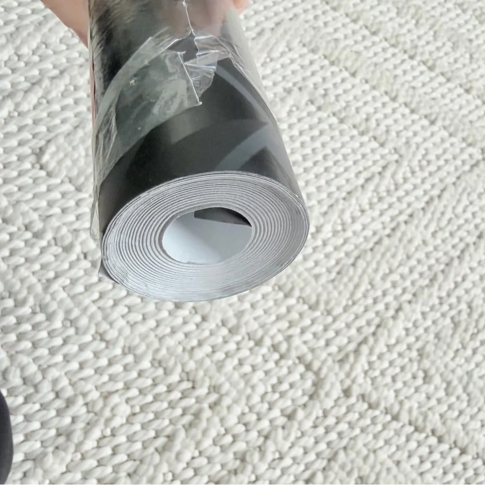 YORK WALLCOVERINGS Petite Pivots Roll of Wallpaper Roll 27’ L x 27” W Black Gray